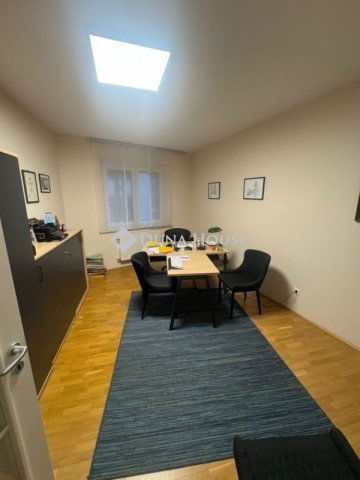 Eladó téglalakás, Debrecenben 100 M Ft, 3 szobás