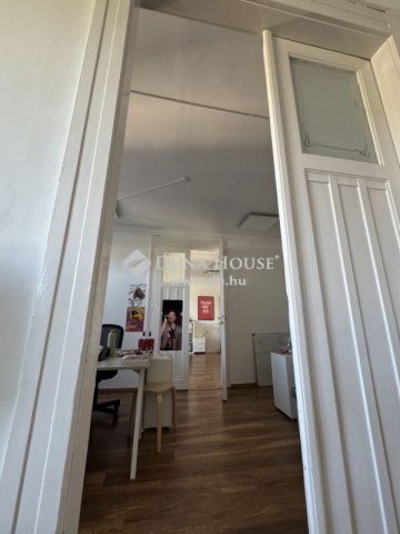 Eladó téglalakás, Budapesten, II. kerületben 320 M Ft, 10 szobás