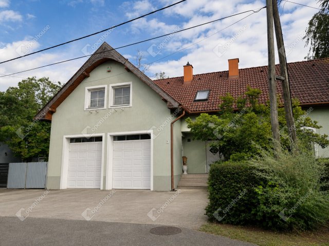 Eladó családi ház, Szegeden 195 M Ft, 6 szobás