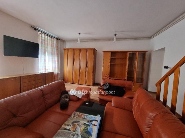 Eladó téglalakás, Devecseren 24.9 M Ft, 2+1 szobás