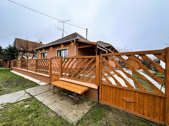 Eladó családi ház, Sarkadon 26.5 M Ft, 2 szobás