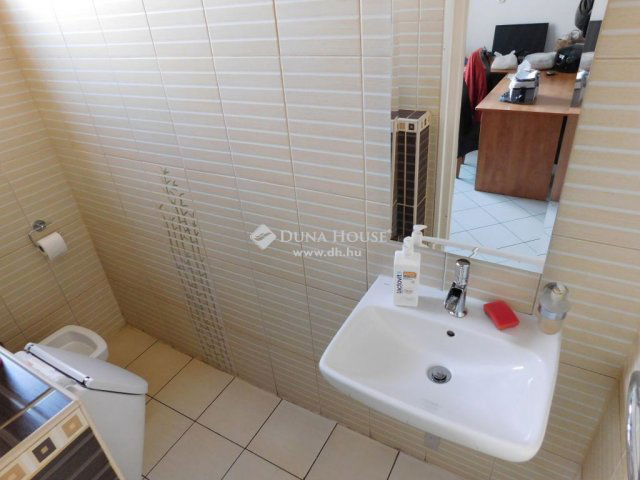 Eladó üzlethelyiség, Budapesten, X. kerületben 899 M Ft