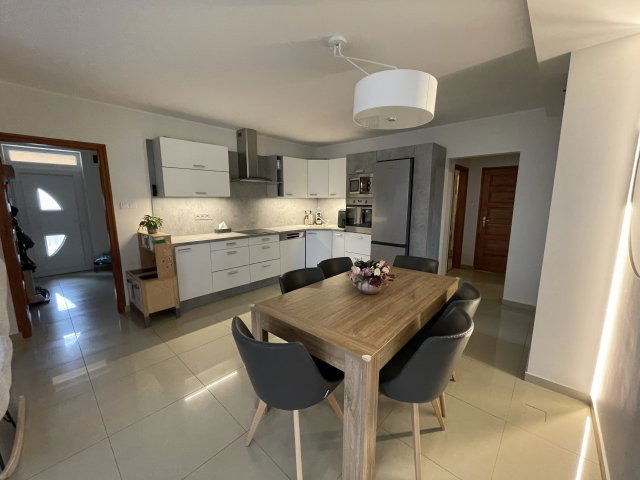 Eladó családi ház, Kecskeméten 109 M Ft, 4 szobás