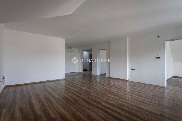 Eladó téglalakás, Mosonmagyaróváron 64.9 M Ft, 3 szobás
