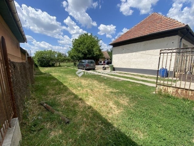 Eladó családi ház, Zsámbokon 52 M Ft, 3 szobás
