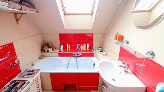 Eladó családi ház, Jászárokszálláson 126 M Ft, 5 szobás