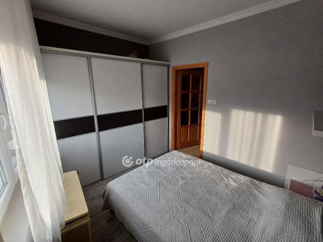 Eladó családi ház, Baktalórántházán 29.9 M Ft, 6 szobás