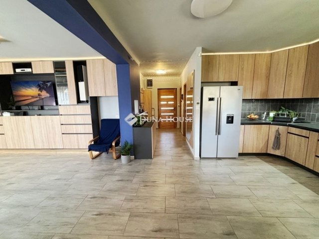 Eladó családi ház, Csömörön 123.9 M Ft, 3 szobás