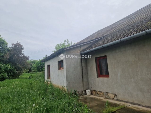 Eladó családi ház, Bissén 21.5 M Ft, 4 szobás