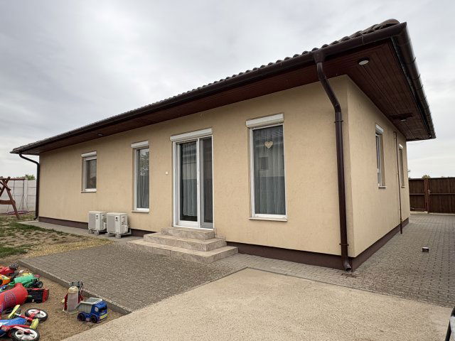 Eladó családi ház, Kecskeméten 125 M Ft, 5 szobás