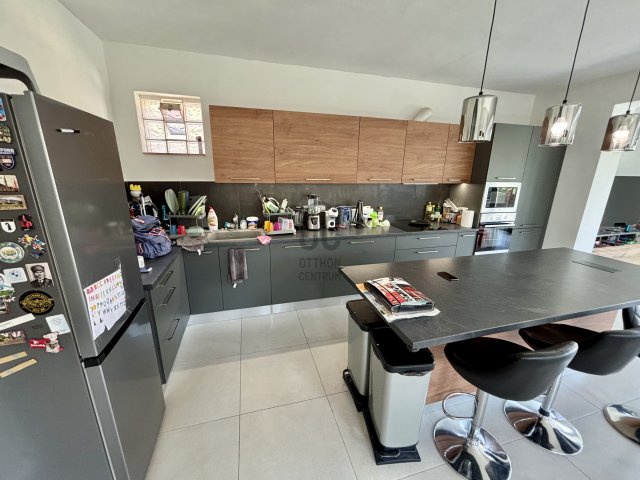 Kiadó családi ház, albérlet, Debrecenben 660 E Ft / hó
