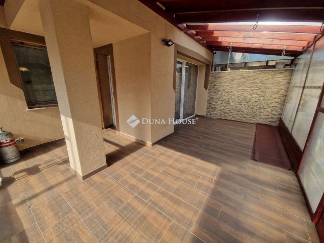 Eladó családi ház, Baján 77.9 M Ft, 6 szobás