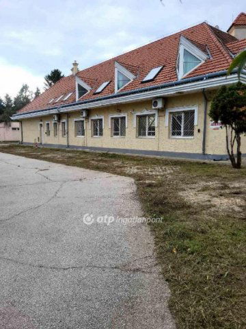 Eladó családi ház, Mogyoródon 398 M Ft, 5 szobás