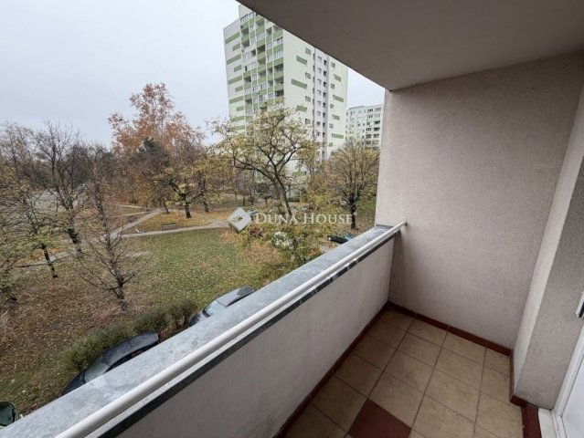 Eladó panellakás, Budapesten, III. kerületben 64.9 M Ft