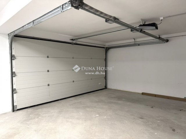 Eladó téglalakás, Budapesten, III. kerületben 145 M Ft, 2 szobás