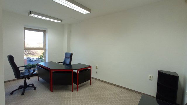 Kiadó iroda, Siófokon 140 E Ft / hó, 2 szobás