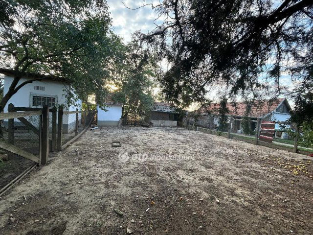 Eladó családi ház, Zsákán 13.4 M Ft, 2+1 szobás