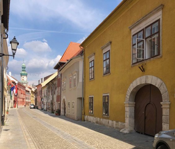 Eladó téglalakás, Sopronban 53 M Ft, 2+2 szobás