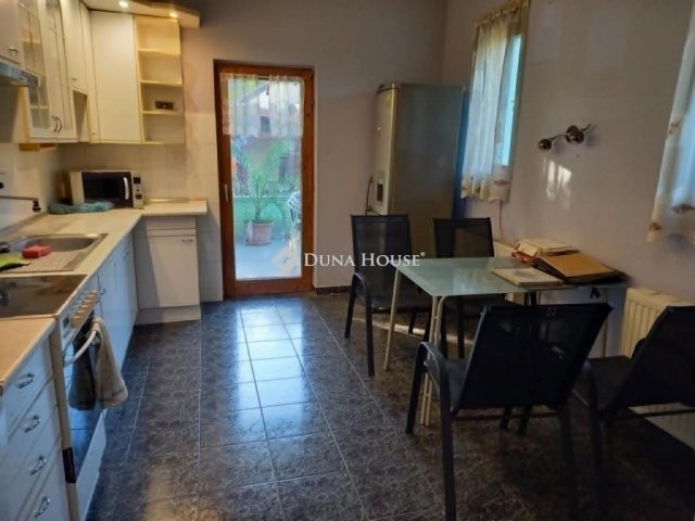 Eladó családi ház, Gödön 113.2 M Ft, 6 szobás