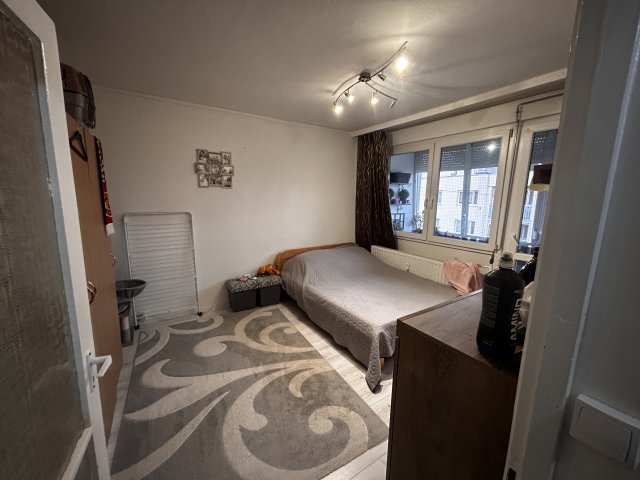 Eladó panellakás, Szegeden 50 M Ft, 2 szobás