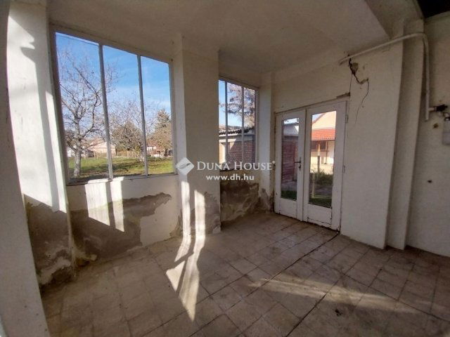 Eladó ikerház, Szegeden 49 M Ft, 2 szobás / költözzbe.hu