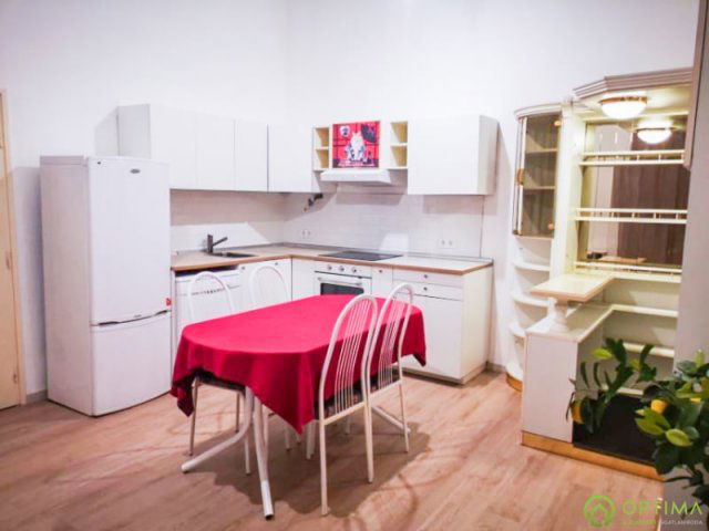 Eladó téglalakás, Budapesten, VI. kerületben 73 M Ft, 3 szobás