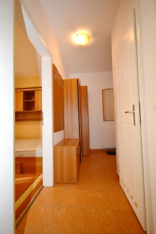 Kiadó téglalakás, albérlet, Debrecenben 185000 E Ft / hó