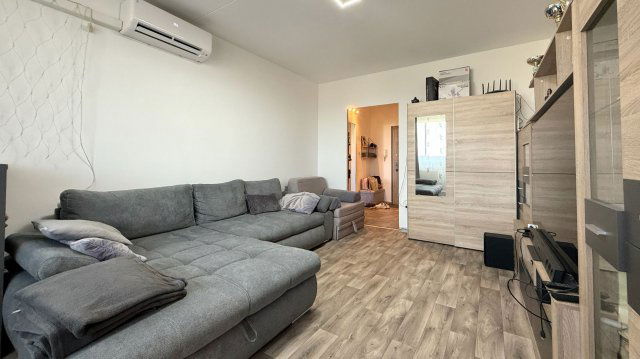 Kiadó panellakás, albérlet, Debrecenben 250 E Ft / hó, 3 szobás