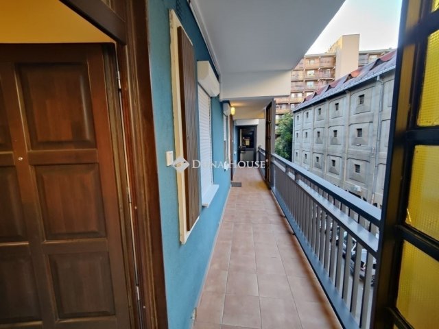 Eladó téglalakás, Budapesten, VIII. kerületben 84.4 M Ft