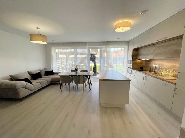 Kiadó sorház, albérlet, Debrecenben 650 E Ft / hó, 5 szobás