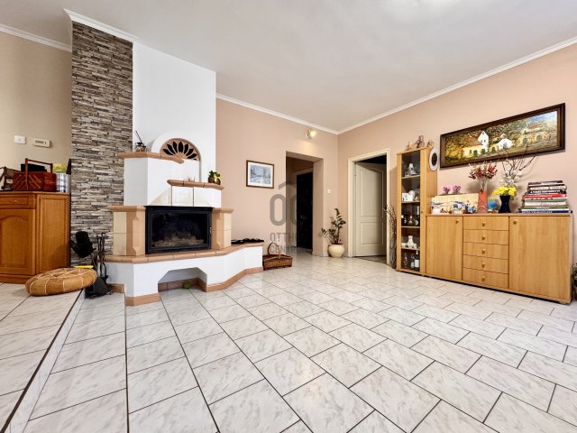 Eladó családi ház, Győrött 105 M Ft, 4 szobás