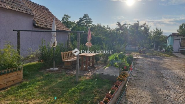 Eladó családi ház, Meggyeskovácsin 43.5 M Ft, 2 szobás