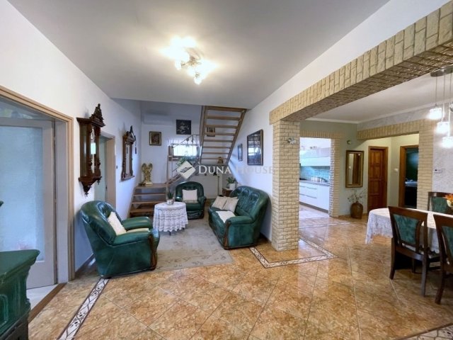 Eladó családi ház, Lajosmizsén 69.9 M Ft, 5 szobás