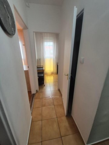 Eladó panellakás, Pécsett 61.9 M Ft, 2+1 szobás