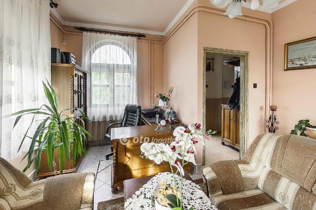 Eladó családi ház, Sarudon 98 M Ft, 3+2 szobás