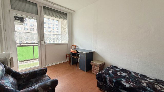 Kiadó panellakás, albérlet, Debrecenben 260 E Ft / hó, 4 szobás