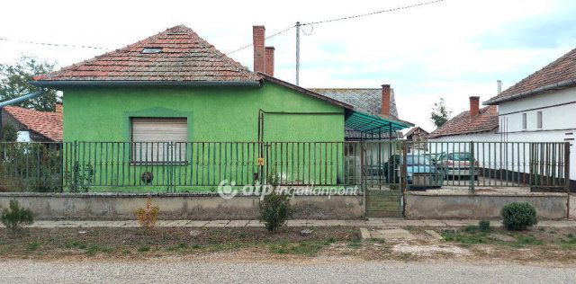 Eladó családi ház, Kunszentmártonban 9.6 M Ft, 2+1 szobás