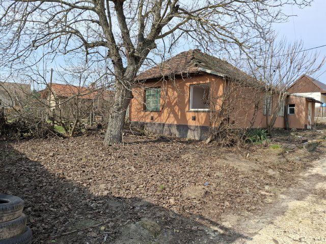 Eladó telek, Mendén, Jókai utcában 29.9 M Ft