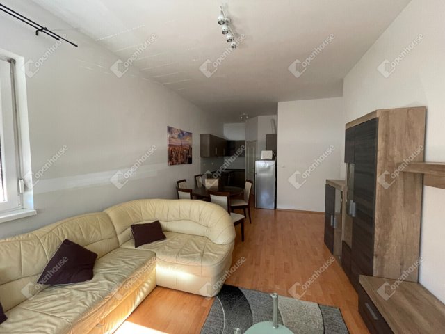 Eladó téglalakás, Debrecenben 0.22 M Ft, 2 szobás