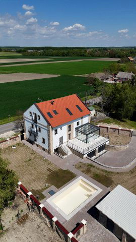 Eladó családi ház, Géderlakon 196 M Ft, 8 szobás