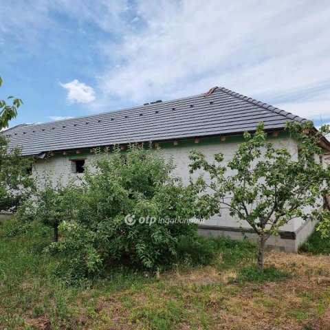 Eladó ikerház, Dabason 80 M Ft, 4 szobás / költözzbe.hu