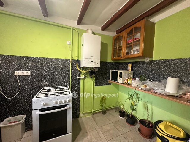 Eladó családi ház, Szentesen 25 M Ft, 1+2 szobás