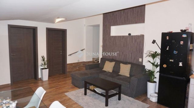 Eladó családi ház, Zalaegerszegen 129.9 M Ft, 6 szobás