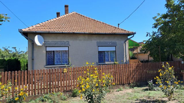 Eladó családi ház, Jászkarajenőn 19.5 M Ft, 2 szobás