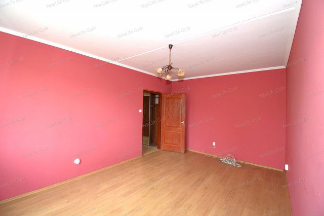 Eladó panellakás, Győrött 54.99 M Ft, 2+1 szobás