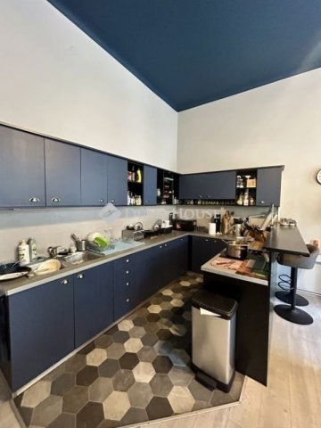 Eladó téglalakás, Budapesten, VII. kerületben 130 M Ft, 5 szobás