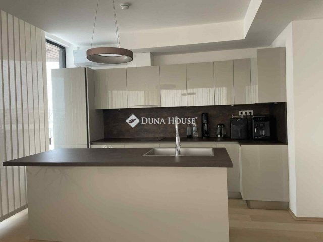 Eladó téglalakás, Szegeden 204.2 M Ft, 3 szobás