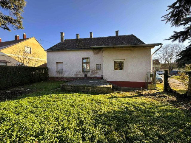 Eladó családi ház, Zalaszentgróton 34.9 M Ft, 4 szobás