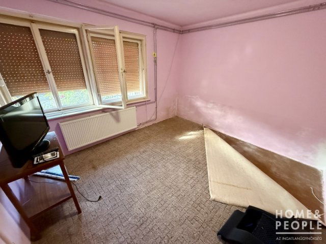 Eladó családi ház, Szegeden 74 M Ft, 3 szobás