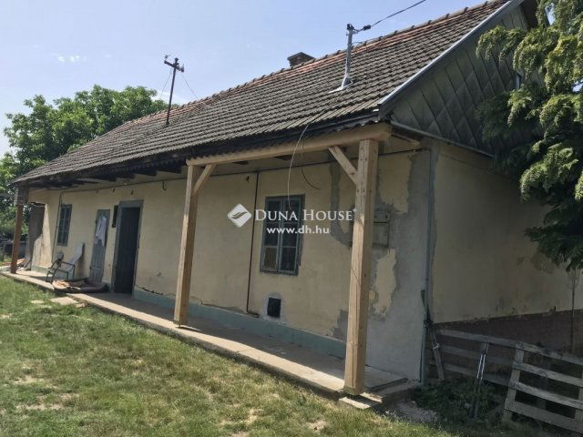 Eladó családi ház, Sárbogárdon 14.99 M Ft, 2 szobás